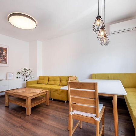 Cosy Apartment In Central Varna Exterior photo